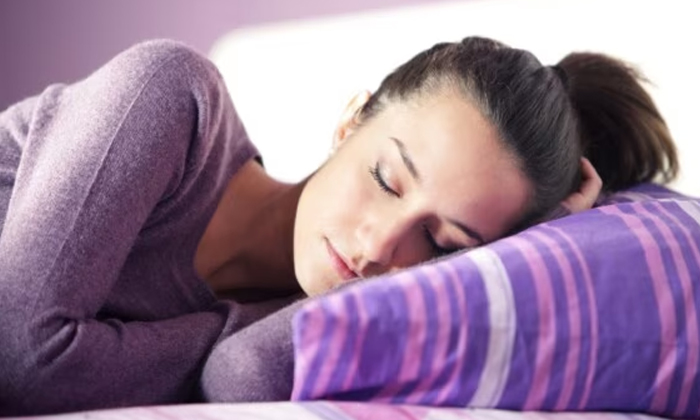  Are You Sleeping Wearing A Sweater But Know How Dangerous It Is , Wearing A Swea-TeluguStop.com