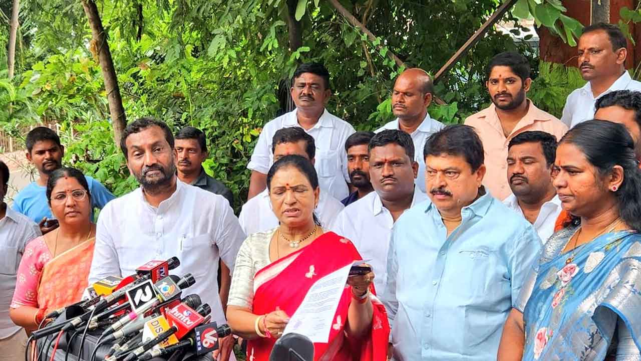  Dk Aruna Demands Telangana Speaker To Declare Her As Gadwal Mla-TeluguStop.com