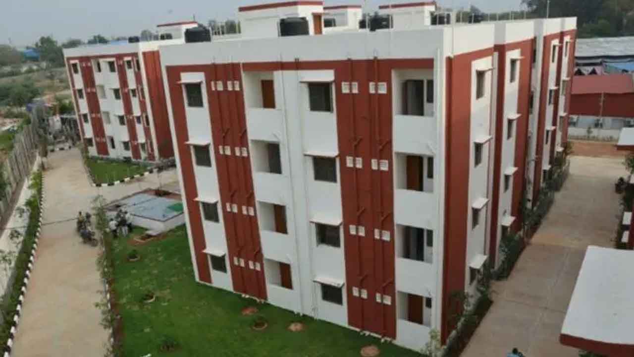  Telangana Govt To Distribute 11,700 2bhk Houses On Sep 2-TeluguStop.com