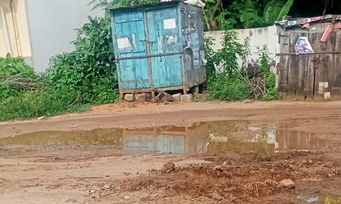  Drivers Who Are Struggling To Get To That Road, Drivers , Damaged Road, Kalmal L-TeluguStop.com