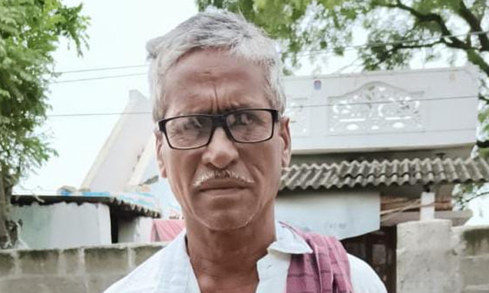  Elderly Waiting For Pension , Pension-TeluguStop.com