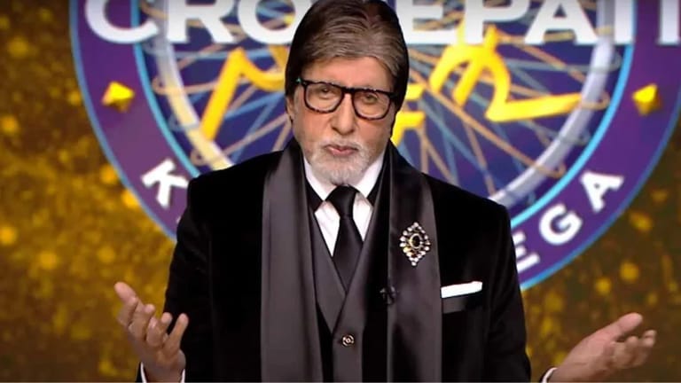  Kbc 15: Amitabh Bachchan Receives Gift Of Winning Shoes From Woman Athlete-TeluguStop.com