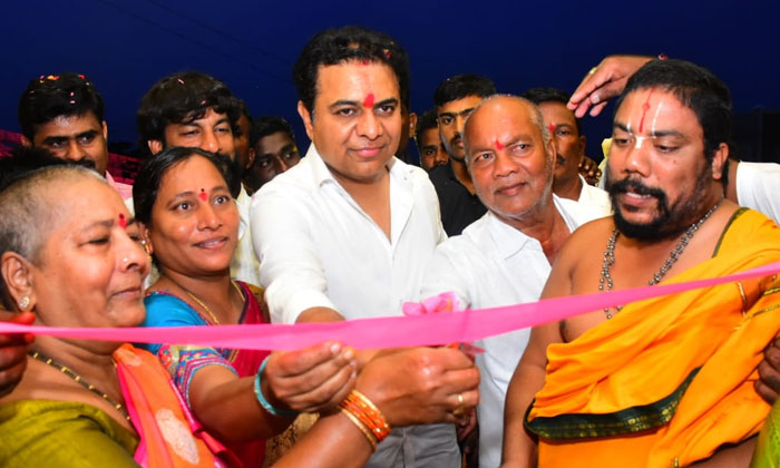  We Should Think And Stand Behind The Government: Minister Ktr, Minister Ktr, Cm-TeluguStop.com