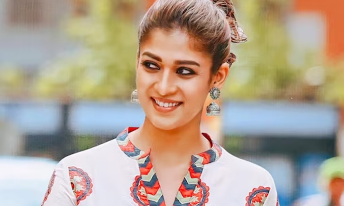  Nayanthara Demands Huge Remuneration For Advertisements , Nayanthara, Remunerati-TeluguStop.com