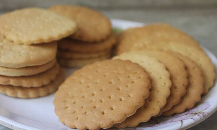  One Biscuit Is Less Than Rs. One Lakh Rupees Was Fined, Biscuit, Viral Latest, N-TeluguStop.com