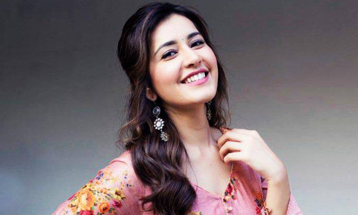  Rashi Khanna Is Having No Offers-TeluguStop.com