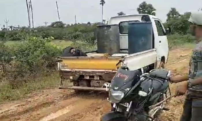  Road To Hell , Thattikol-gollapally-TeluguStop.com