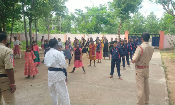  Self Defense Techniques Training Camps With Operation Jwala Rajanna Sircilla, Se-TeluguStop.com