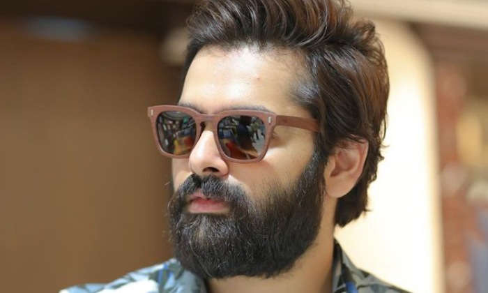  Hero Ram Pothineni Love Affair With Star Heroine-TeluguStop.com