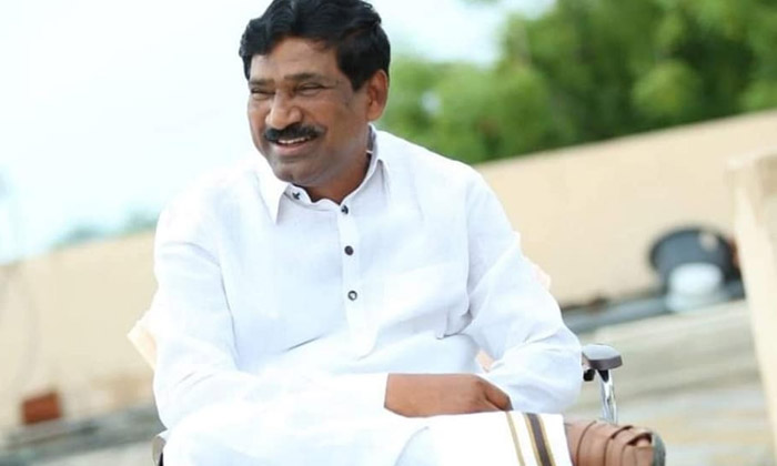  Brs Mla Into Congress , Tadikonda Rajayya , Brs Mla, Telangana Cm Kcr, Stat-TeluguStop.com