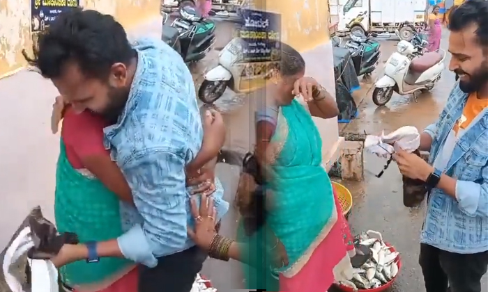  The Son Played A Cute Prank On His Mother Heart Touching Video Viral , Mother,-TeluguStop.com