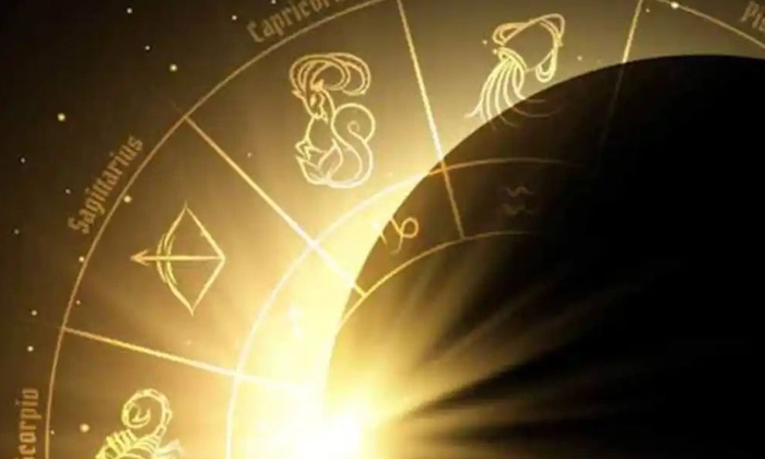  Two Eclipses In The Next Month Good Luck For These Zodiac Signs , Solar , Lunar-TeluguStop.com