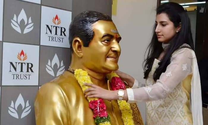 Telugu Balakrishna, Brahmani, Chandrababu, Jr Ntr, Nandamuri, Lokesh-Movie