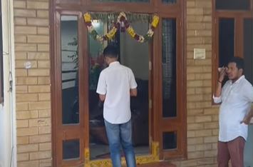 Acb Raids In Marriguda Tehsildar Office Of Nalgonda District Acb Raids In Marriguda Tehsildar Office Of Nalgonda District-TeluguStop.com