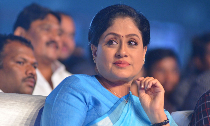  Actress Vijayashanti Shocking Comments About That Hero Details, Actress Vijayash-TeluguStop.com