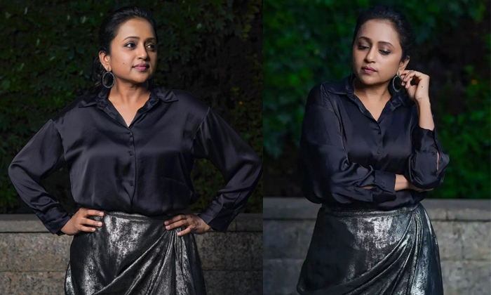  Anchor Suma Kanakala Stunning Photo Shoot New Angle From Her-TeluguStop.com