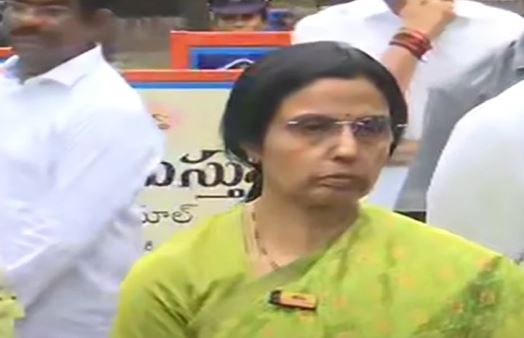  People Are More Important To Chandrababu Than Family..: Bhuvaneshwari-TeluguStop.com