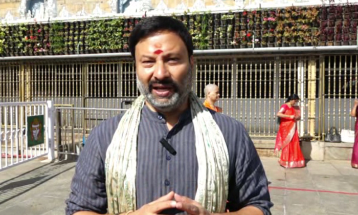  Bjp Leader Bhanu Prakash Reddy Darshans Tirumala, Bjp ,bhanu Prakash Reddy, Dars-TeluguStop.com