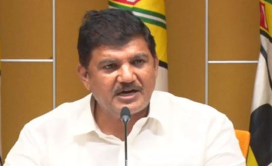  Tdp Leader Dhulipalla Criticizes Sajjala-TeluguStop.com