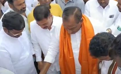  Protest Against Minister Mallareddy In Medchal District-TeluguStop.com