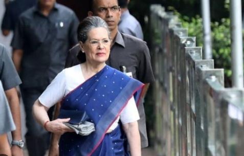  Sonia Gandhi Is Slightly Unwell..!-TeluguStop.com