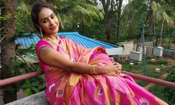  Sri Reddy Strong Warning To Netizen, Sri Reddy, Strong Warning, Netizen , Youtub-TeluguStop.com