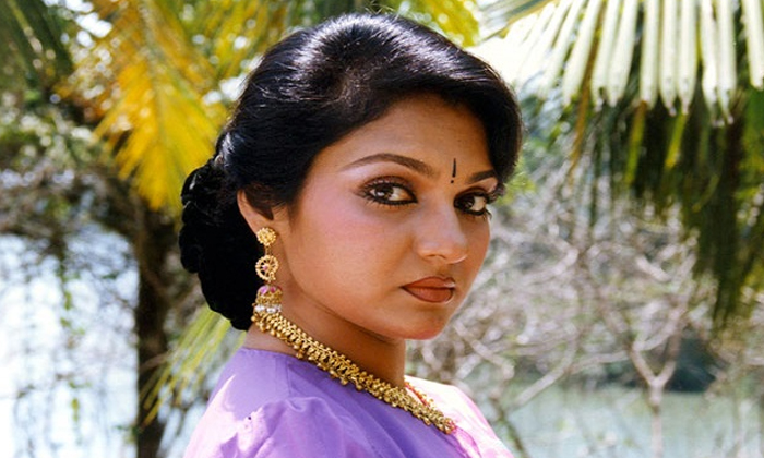 Telugu Chiranjeevi, Madhavi, Actress Madhavi-Telugu Stop Exclusive Top Stories