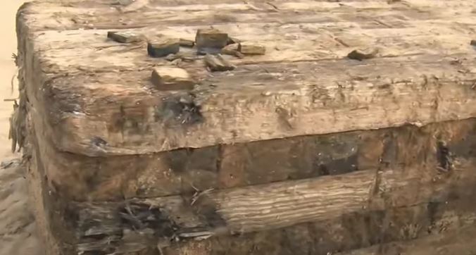  A Huge Wooden Box Washed Up On Visakha Beach..!!-TeluguStop.com