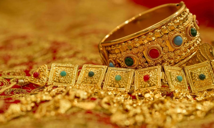  10 Kg Of Jewelery Was Stolen At Manappuram Finance Kankipadu Details, 10 Kg Of J-TeluguStop.com