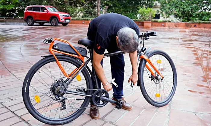 Telugu Anand Mahindra, Diamond Frame, Foldable Bike, Hornback, Iit Bombay, Lcd D