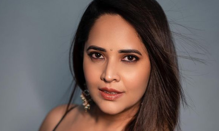  Anchor Anasuya Sensational Comments About Political Entry-TeluguStop.com