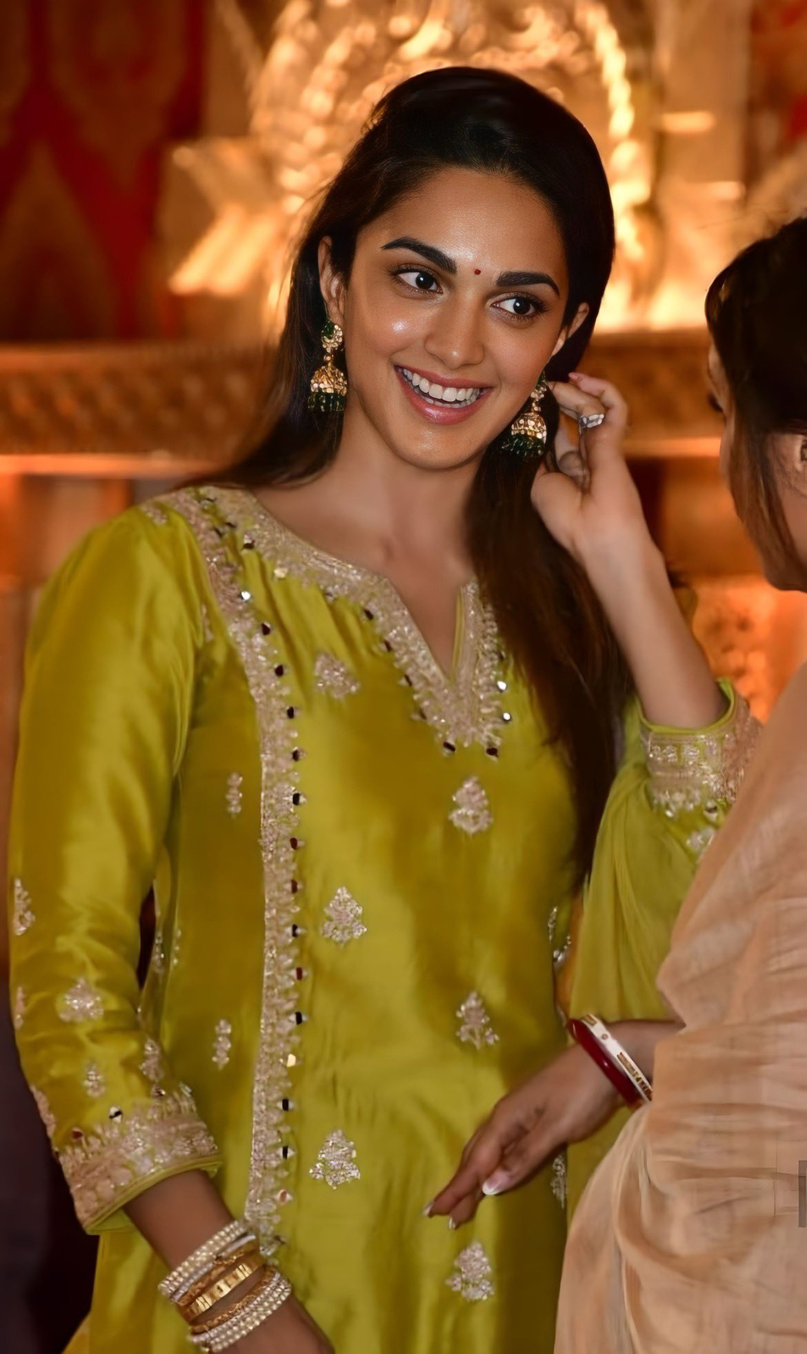 Kiara Advani’s Simple Elegance Shines At Durga Puja Celebrations, Fans App Kiara Advani’s Simple Elegance Shines At Durga Puja Celebrations, Fans App-TeluguStop.com