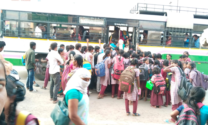  Bus Stand Or Trouble , Nagarjunasagar- Hyderabad, Bus Stand, Hyderabad, Ibrahimp-TeluguStop.com