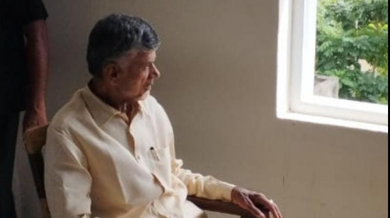 Chandrababu Fell Ill In Rajahmundry Central Jail , Tdp, Chandrababu, Lokesh , De Chandrababu Fell Ill In Rajahmundry Central Jail , Tdp, Chandrababu, Lokesh , De-TeluguStop.com