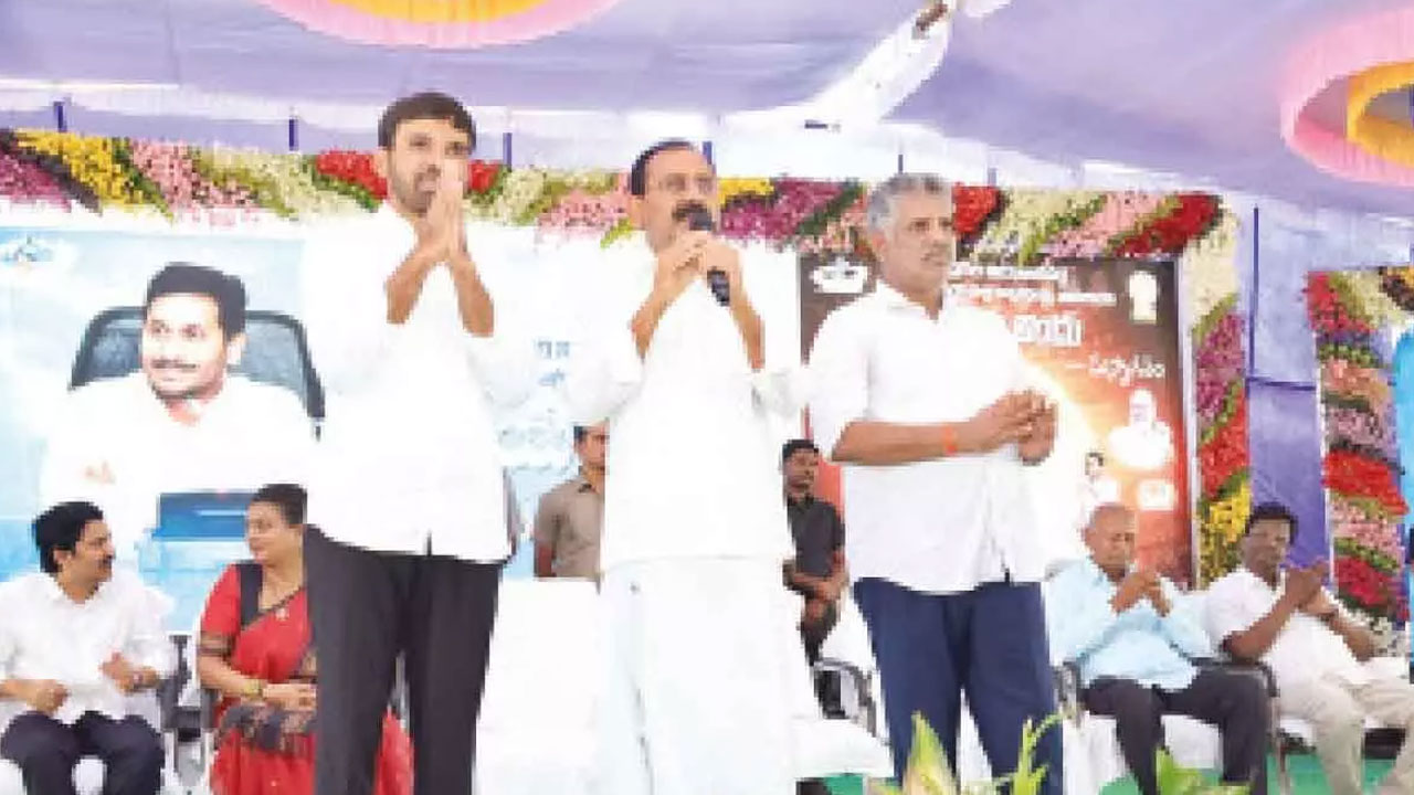  Ysrcp Chandragiri Candidate Poll Campaigning In Full Swing-TeluguStop.com