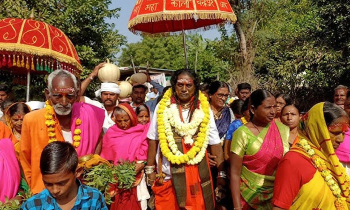 Telugu Audellipochamma, Devotees, Ganga, Godavari, Godavari Sang, Sarangapur-Lat