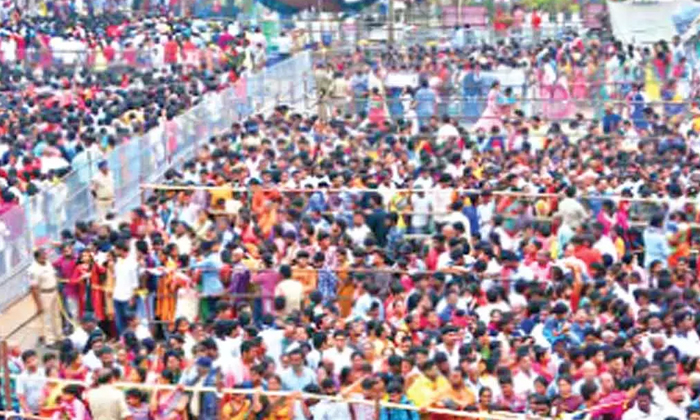 Devotees Flocked To Vijayawada Indrakiladri Temple , Indrakiladri Temple , Vija-TeluguStop.com