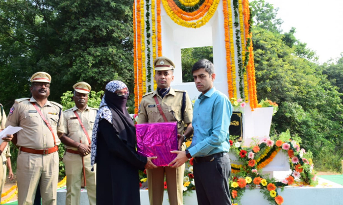 Telugu Chandurthi, Anurag Jayanthi, Martyrs, Flag Day, Martyrsmemorial-Telugu Di