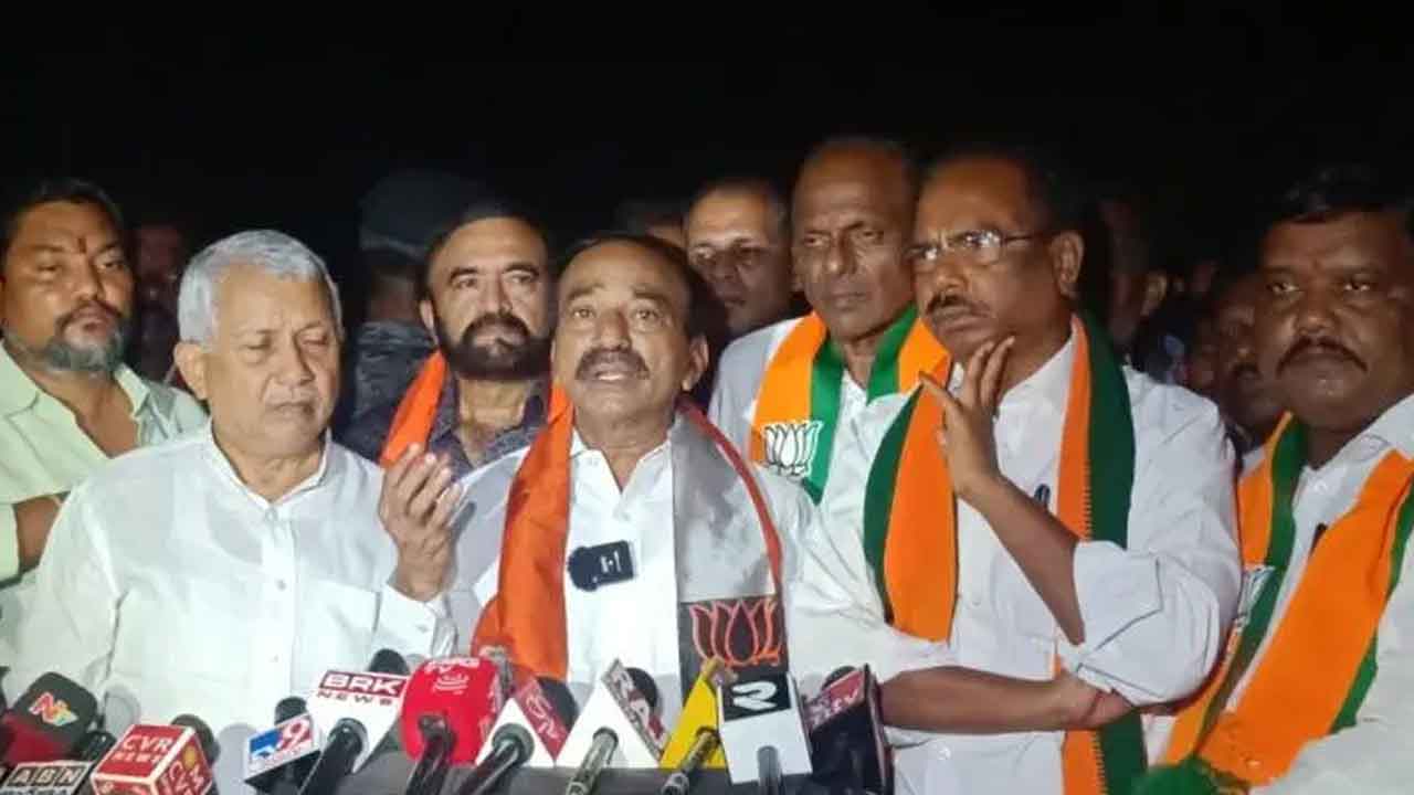  Telangana : Opposition Parties Slam Kcr Govt As Pillars Of Medigadda Sink-TeluguStop.com