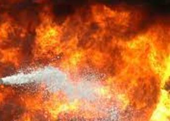  Huge Explosion In Kerala.. One Person Died-TeluguStop.com