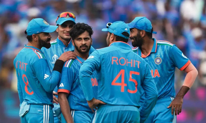  India Star Batsmen Inability To Bowl Is A Loss Or A Gain For The Team Details, I-TeluguStop.com