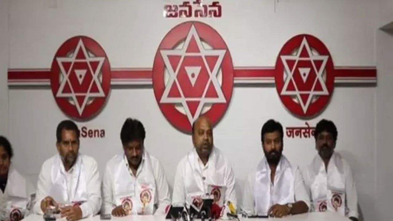  Janasena To Contest 32 Seats In Telangana Elections-TeluguStop.com