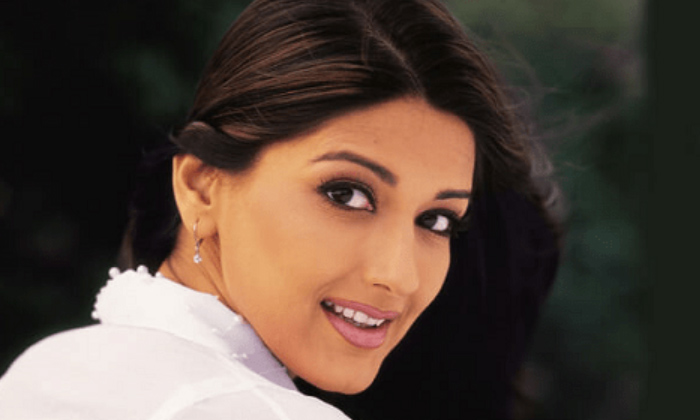 Pakistan Cricketer Shoaib Akhtar Was Madly In Love With Actress Sonali Bendre Pakistan Cricketer Shoaib Akhtar Was Madly In Love With Actress Sonali Bendre-TeluguStop.com