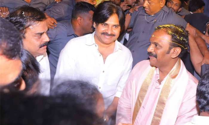  Pawan Kalyan Attended Vangaveeti Radhakrishna Wedding Ceremony Details, Pawan Ka-TeluguStop.com