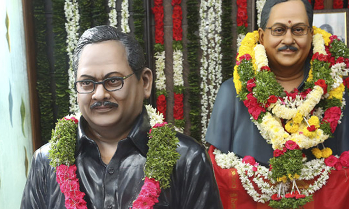 Telugu Krishnam Raju, Prabhas, Shyamala Devi, Tollywood-Movie Telugu Krishnam Raju, Prabhas, Shyamala Devi, Tollywood-Movie