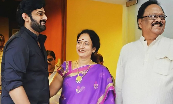  Shyamaladevi Gave Good News About Prabhas Marriage-TeluguStop.com