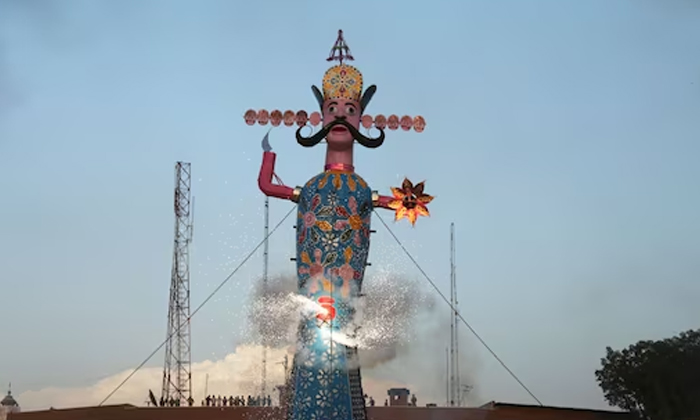  Where Is The Idol Of Ravana Made By Muslims , Muslims, Ravana , Dussehra Celebr-TeluguStop.com