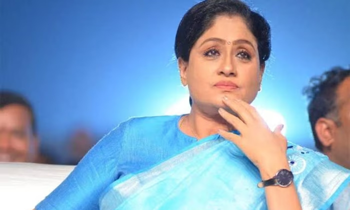 Telugu Bharateeya Raja, Lady, Tollywood, Vijaya, Vijayalalita, Vijayashanthi-Tel