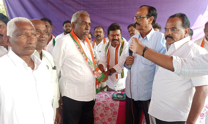  Brs Reddy Society Leaders Joined Congress Party In Ellanthakunta Mandal, Brs, Re-TeluguStop.com