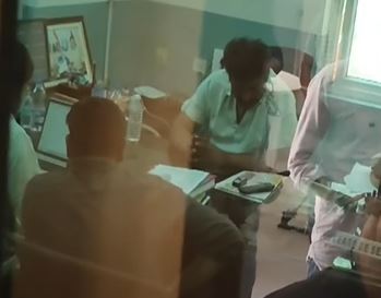 Acb Notices To Hyderabad Banjara Hills Ci..! Acb Notices To Hyderabad Banjara Hills Ci..!-TeluguStop.com